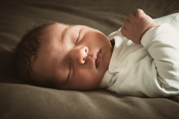 baby slaaproutine opbouwen vanaf geboorte