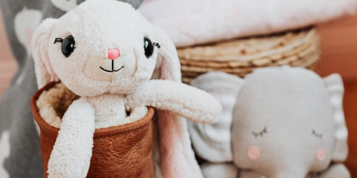 Little Dutch knuffel en houten rammelaar als kraamcadeau