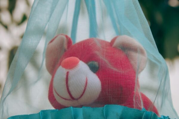 Kraamcadeau voor baby met badcape, knuffeldoekje en hydrofiele doeken